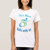 Diese Mama Rolls mit es… mit buntem Rollstuhl T-Shirt (Vorderseite)