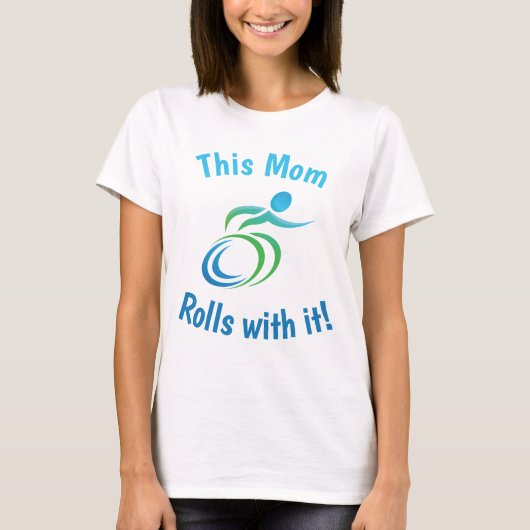 Diese Mama Rolls mit es… mit buntem Rollstuhl T-Shirt (Vorderseite)