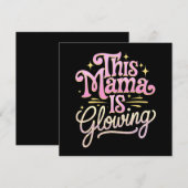 Diese Mama strahlt den Muttertag der Mama Einladung (Vorne/Hinten)