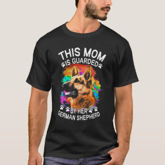 Diese Mama wird von ihrem deutschen Schäferhund be T-Shirt