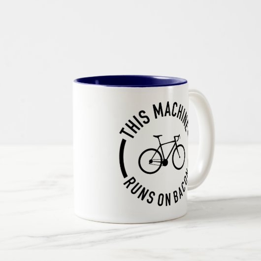 Diese Maschine läuft auf Bacon Zweifarbige Tasse (VorderseiteRechts)
