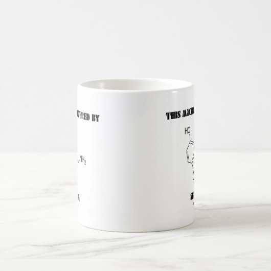 Diese Maschine wird angetrieben durch Serotonin Kaffeetasse (Mittel)