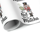 Diese Nut läuft auf Matcha Christmas Nutcracker Geschenkpapier (Rolleneckpunkt)