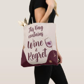 Diese Tasche enthält Wein und ein lustiges Geschen (Von Nahem)