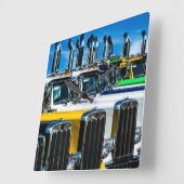 Diesel Trucks Quadratische Wanduhr (Winkel)