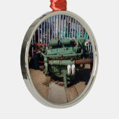 DieselMotor Silbernes Ornament (Rechts)