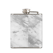 Dieser Alkohol schmeckt so, als wäre ich nicht im  Flachmann (Rückseite)