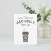 Dieser Archivar läuft auf Kaffee Postkarte (Stehend Vorderseite)
