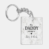 Dieser Daddy gehört mit Foto Script Kids Name Schlüsselanhänger (Vorderseite links)