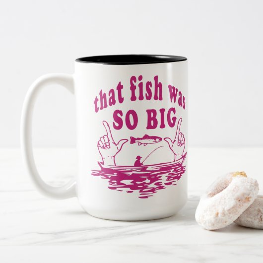 Dieser Fisch war so groß - Zitat der Fische  Zweifarbige Tasse (Mit Donut)