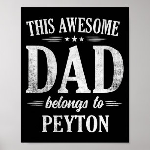 Dieser großartige Vater gehört Peyton Vatertag Bir Poster