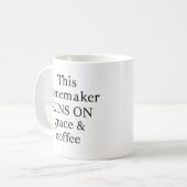 "Dieser Homemaker läuft auf Grace & Coffee Tasse (Vorderseite Links)