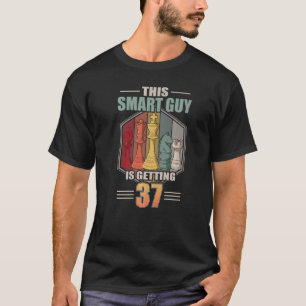 Dieser intelligente Typ bekommt 37 Retro-Schach 37 T-Shirt