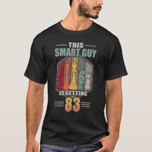 Dieser intelligente Typ bekommt 83 Retro-Schach 83 T-Shirt