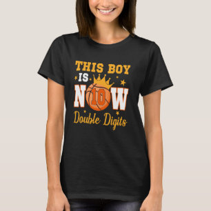 Dieser Junge ist jetzt 10 zweistellige Ziffern 10. T-Shirt