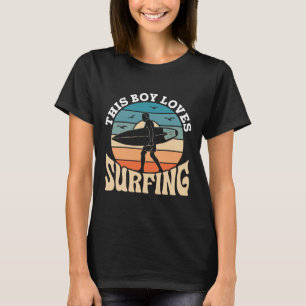 Dieser Junge liebt Surfen Surf Surfer Surfbrett Su T-Shirt