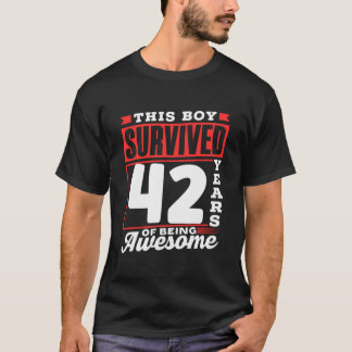 Dieser Junge überlebte 42 Jahre als Phantastische T-Shirt