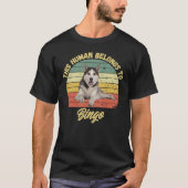 Dieser Mensch gehört zu Ihrem Hund oder Katzenspez T-Shirt (Vorderseite)