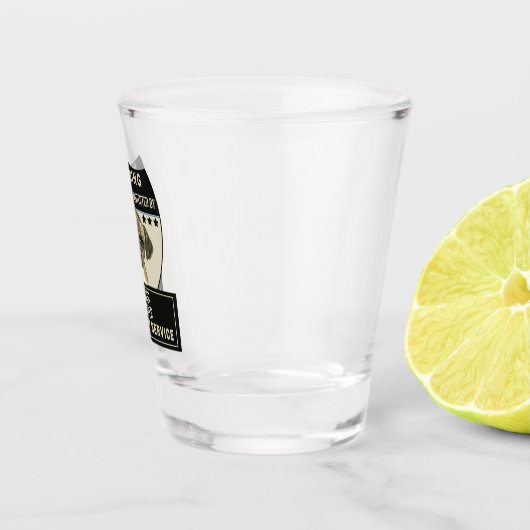 Dieser Mensch wird durch Boxer-Sicherheit geschütz Schnapsglas (Rechts)