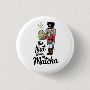 Dieser Nussknacker läuft auf Matcha Weihnachts-Nus Button