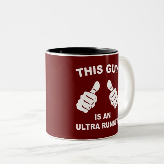 Dieser Typ ist ein Ultra Runner Zweifarbige Tasse (VorderseiteRechts)