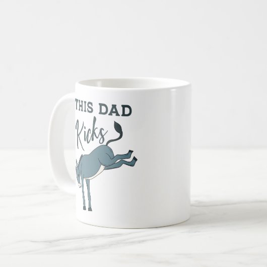 Dieser Vater kickt Donkey Funny Vathday Kaffeetasse (Vorderseite Links)
