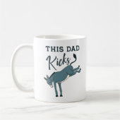 Dieser Vater kickt Donkey Funny Vathday Kaffeetasse (Links)