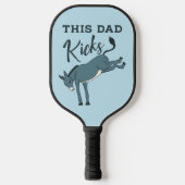 Dieser Vater kickt Donkey Funny Vathday Pickleball Schläger (Vorderseite)