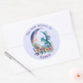 Dieses Buch gehört dem Personalisierten Drachenlav Runder Aufkleber (Umschlag)