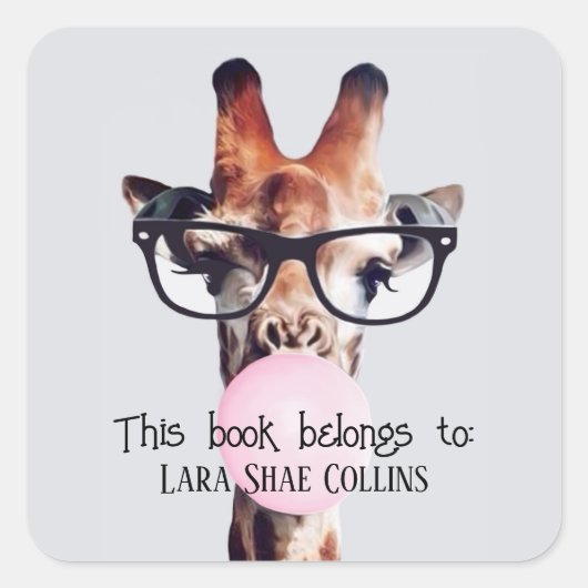 Dieses Buch gehört Giraffe, die Kaugummi blasen lä Quadratischer Aufkleber (Vorderseite)