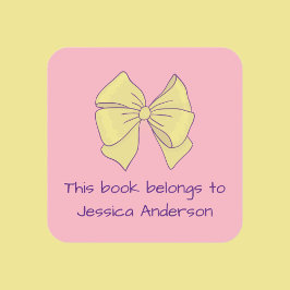 Dieses Buch gehört zu Mädchens Name Bow Pink Yello Quadratischer Aufkleber