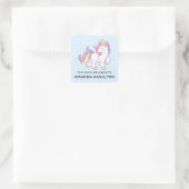 DIESES BUCH GEHÖRT ZUM PINKEN NIEDLICHEN UNICORN B QUADRATISCHER AUFKLEBER (Tasche)