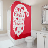 Dieses Haus glaubt der Santa Silhouette Duschvorhang (Beispiel)