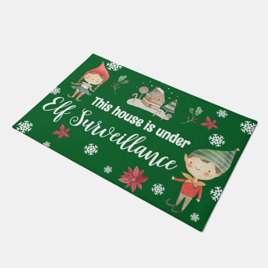 Dieses Haus steht unter der Aufsicht von Elf Weihn Fußmatte (Schrägansicht)