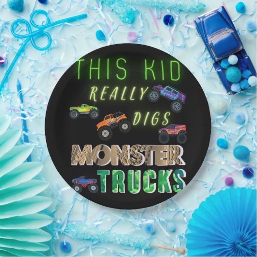 Dieses Kind bekommt wirklich Monster-LKW. Pappteller (Party)