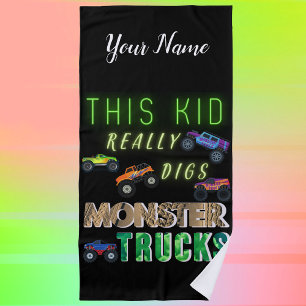 Dieses Kind bekommt wirklich Monster-LKW. Strandtuch