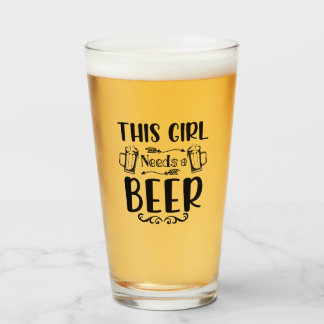 Dieses Mädchen braucht ein Bier Glas