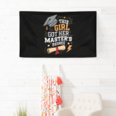 Dieses Mädchen Got ihren Master-Grad-Abschluss Banner (Insitu)
