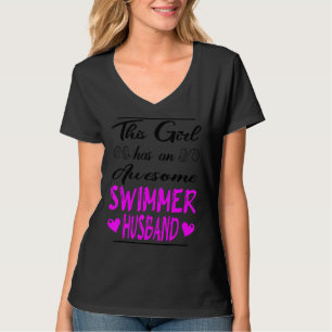 Dieses Mädchen hat ein Phantastisches Schwimmer. T-Shirt