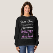 Dieses Mädchen hat einen Phantastischen Kellnersch Sweatshirt (Vorne ganz)