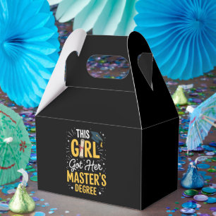 Dieses Mädchen hat ihren Master-Abschluss Abschlus Geschenkschachtel