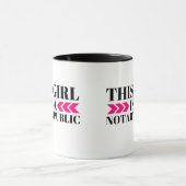 Dieses Mädchen ist eine öffentliche Notar-Tasse Tasse (Zentrum)