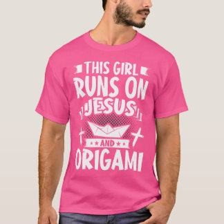 Dieses Mädchen läuft auf Jesus und Origami T-Shirt