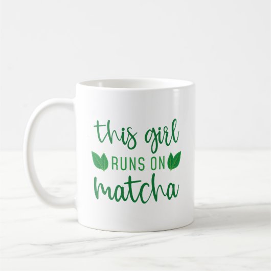 Dieses Mädchen läuft auf Matcha Kaffeetasse (Links)