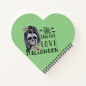 Dieses Mädchen Liebe Halloween Notizblock (Rückseite)