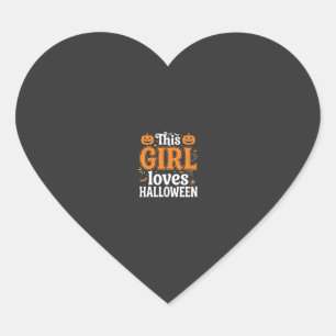Dieses Mädchen liebt Halloween-Typografie SVG-Desi Herz-Aufkleber