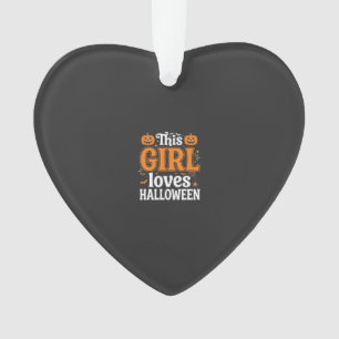Dieses Mädchen liebt Halloween-Typografie SVG-Desi Ornament