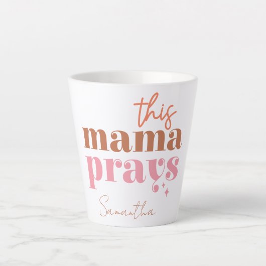 Dieses Mama Prays - rustikales Boho Design Milchtasse (Vorderseite)