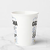 Dieses Oma braucht ein Bier, ein lustiges Zitat Om Pappbecher (Links)