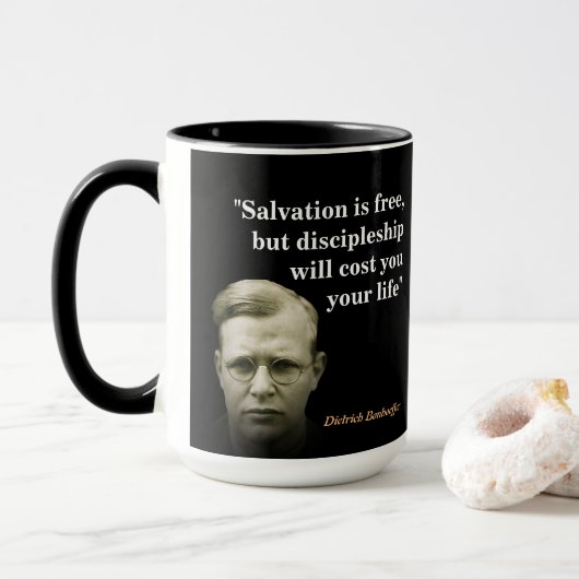 Dietrich Bonhoeffer Zitat zur Rettung Tasse (Mit Donut)